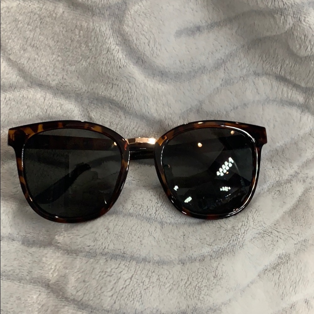 ⭐️🕶LUCKY Brand Sunglasses